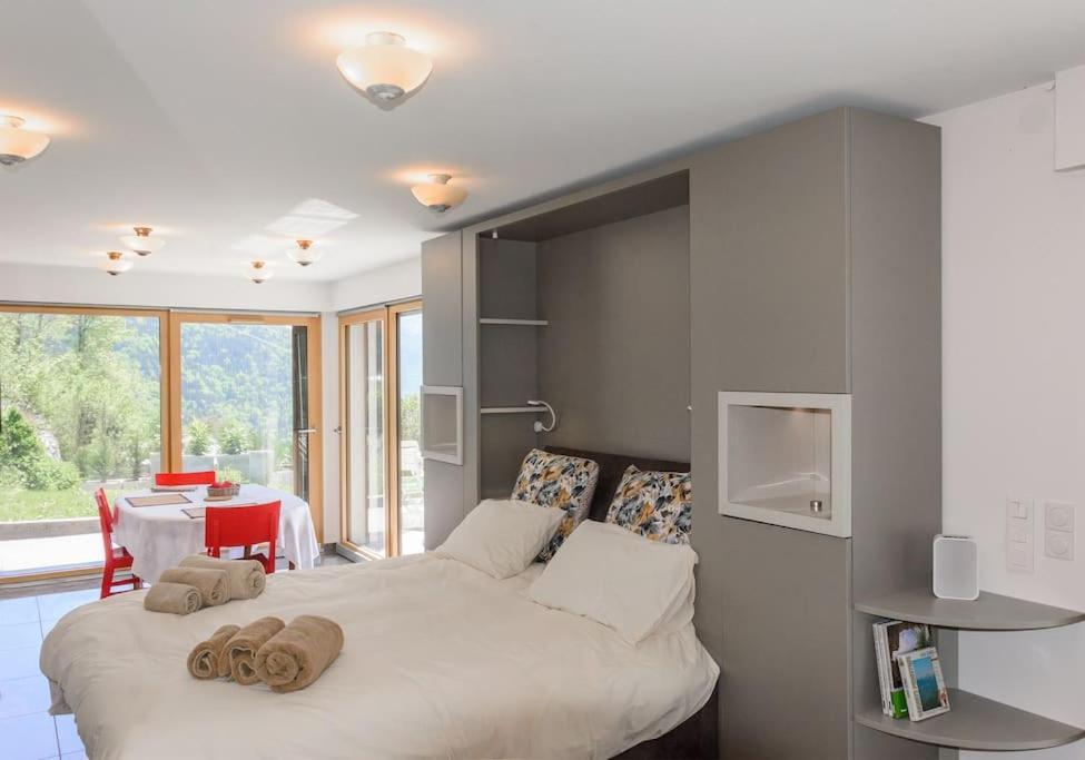In The Heart Of Nature With An Unique View Plan Montmin Exterior foto